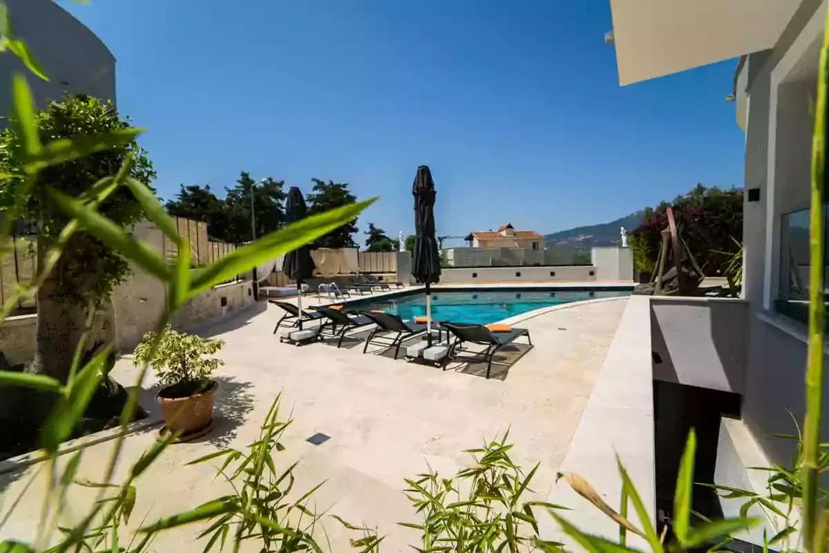 Villa Safran County 48