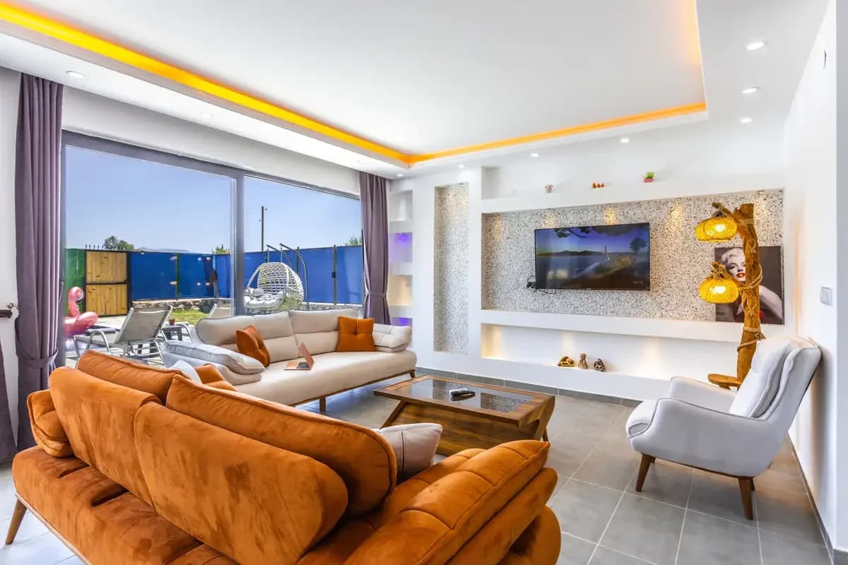 Villa Last Summer 32