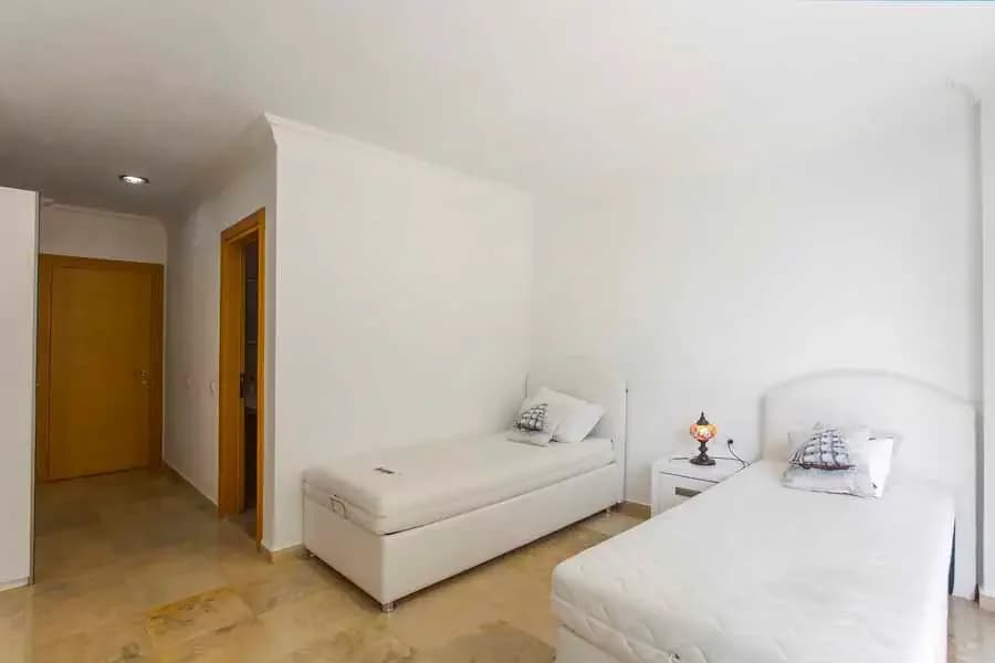 Villa Yirmi 83
