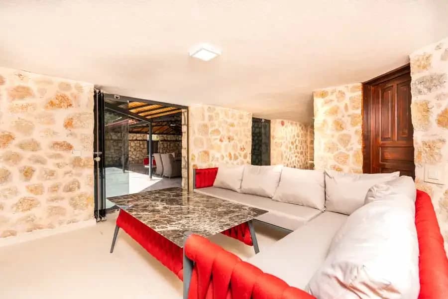 Villa Şah Bezirgan 24