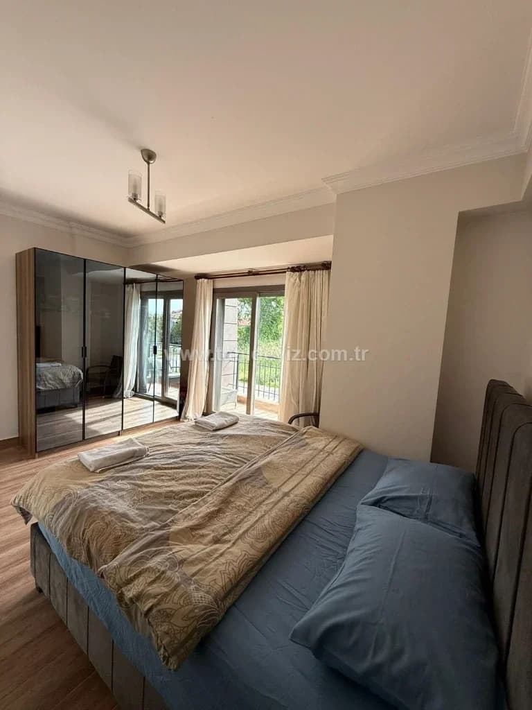Villa Sloths 25